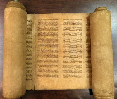 Oldest exisiting scroll of Hebrew Pentateuch found