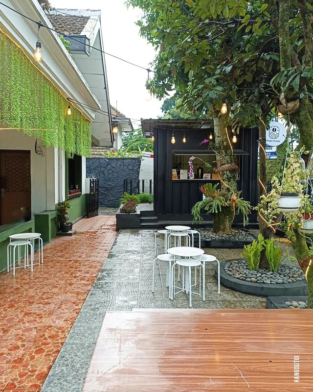 ambience kopi pukis bandung