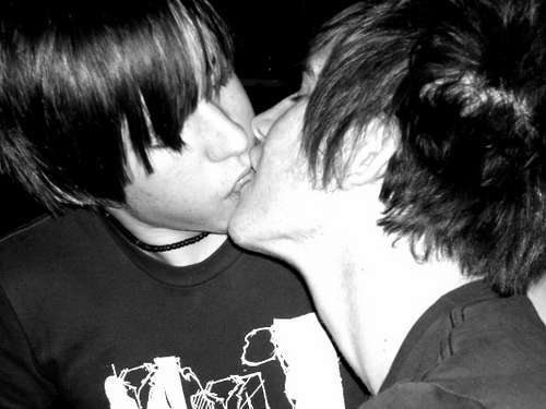 anime love kiss. emo anime love kiss. emo anime