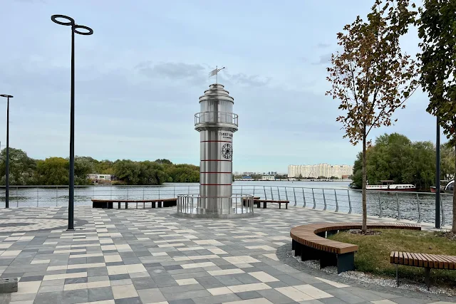 Корабельная улица, территория жилого комплекса «Ривер Парк», набережная, маяк, Западный залив, Москва-река, Нагатинский затон