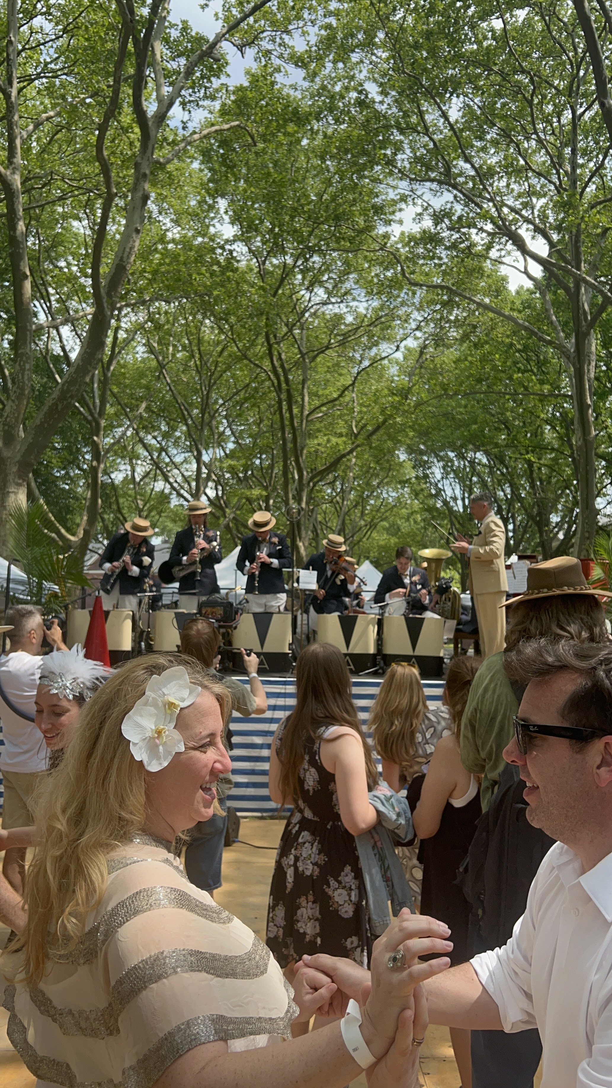 governors island, nyc, summer activities, nyc summer, nyc travel guide, roaring 20s, roaring 20s costume, flapper costume, jazz party, jazz music