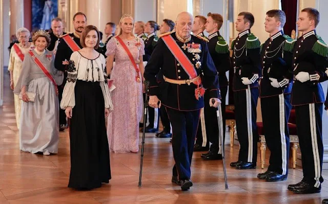 Crown Prince Haakon, Crown Princess Mette-Marit and Princes Astrid attended the dinner. Diamond tiara and gown