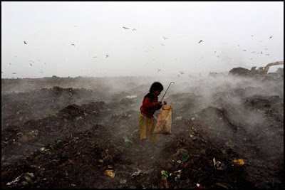  who are forced to operate because of poverty Child Labour inwards Bharat Pictures -  Photos of Child Labour inwards India