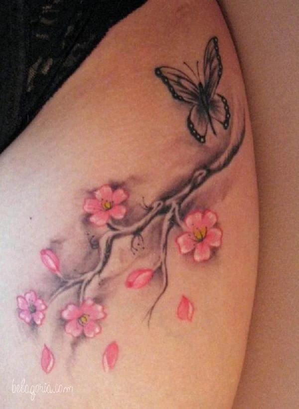 tatuajes de flores mariposas y enredaderas para mujeres