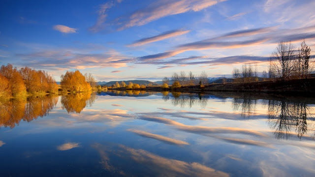 golden trees water,lake autumn desktop wallpapers