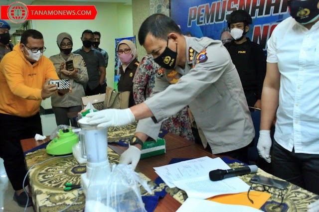 Polda Sumbar Musnahkan Sabu Jaringan Malaysia-Aceh, Hampir 3 Kg