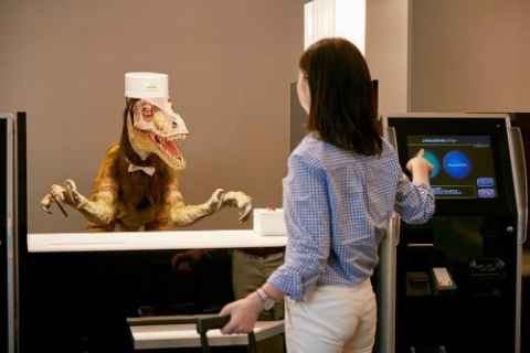 Begini Jadinya Kalau Robot Gantikan Peran Manusia Bekerja Dihotel