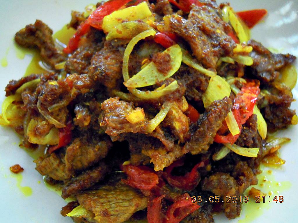 Lizjournal : Sup Tulang dan Daging Goreng Kunyit