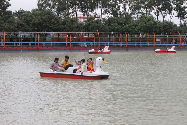 Sumon-Sutradhar-at-Dream-Holiday-Park