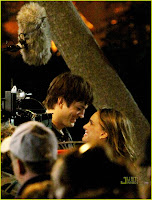 Natalie Portman & Ashton Kutcher Kiss Pics