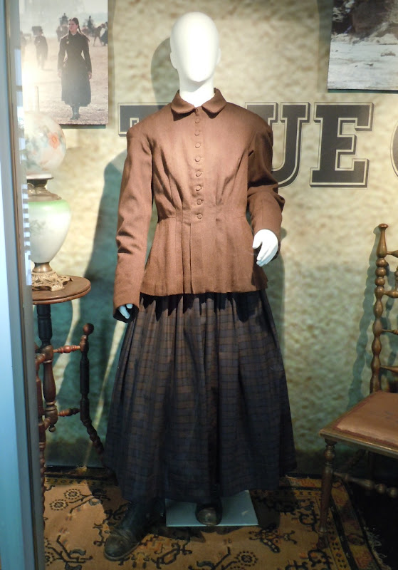 attie Ross True Grit costume