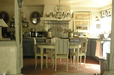 Kitchen Magazines on French Country Kitchen Here Don T You Admire The Portraits Can T You