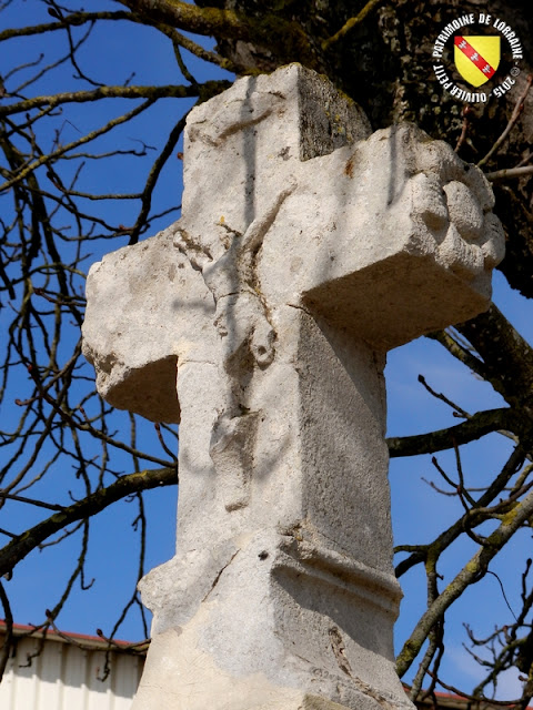 FROLOIS (54) - Croix de mission (1706)