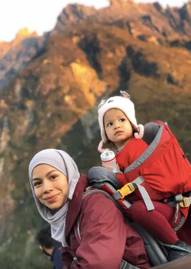 Pendaki ganda campurran - Foto Instagram @sitiaminahborhan