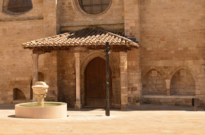 entrada a la iglesia de san esteban, burgos