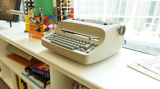 https://commons.wikimedia.org/wiki/File:IBM_Selectric_typewriter_(1).jpg