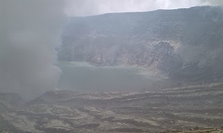 KAWAH IJEN DAN SEJUTA KEINDAHANNYA