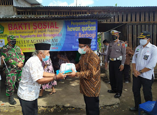 Polsek Gedongtengen Kawal Distribusi Bantuan Sosial oleh Kemenag Kota Yogyakarta