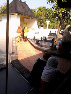 kompleks makam sunan kalijaga kadilangu demak