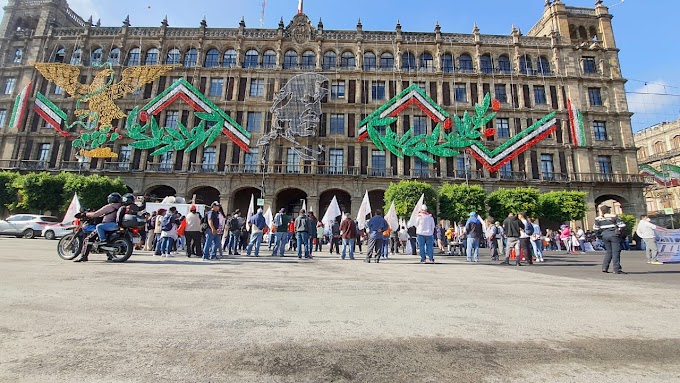 Antorchistas protestan en el Gobierno de la CDMX