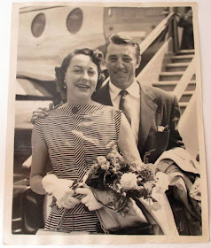 Dorothy and Robert Mitchum at the airport