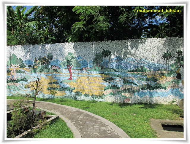 Menariknya Lukisan Mozaik di Taman  Kota Muhammad Ichsan