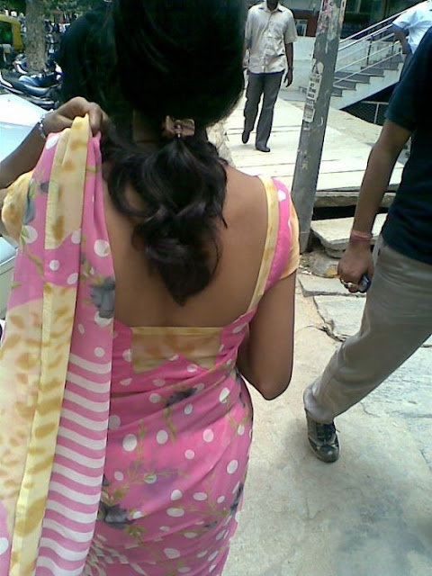 Hot Aunties In Blouse: Mallu Aunties Sexy Back Show ...