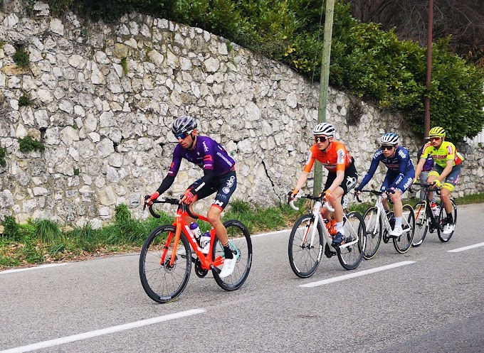 Óscar Cabedo se dejó ver en el Tour du Var