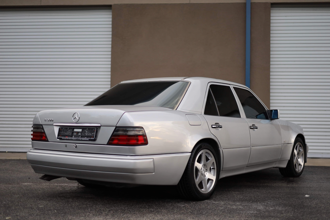 Mercedes-Benz W 124 500 E in Brillantsilber-metallic