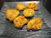 http://lesrecettesdejuju.blogspot.fr/2013/03/les-gougeres.html