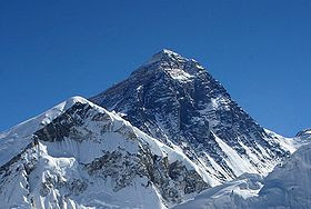 Un médico alemán murió mientras descendía del monte Everest mientras que otros cuatro escaladores podrían estar desaparecidos