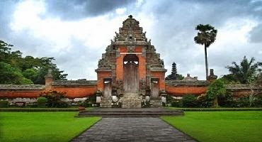  Tanah Lot Tour