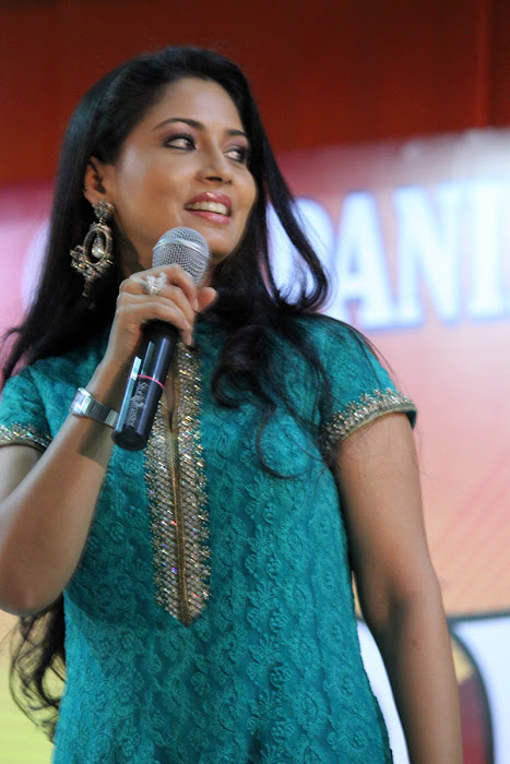 pooja in panimalar college photo gallery