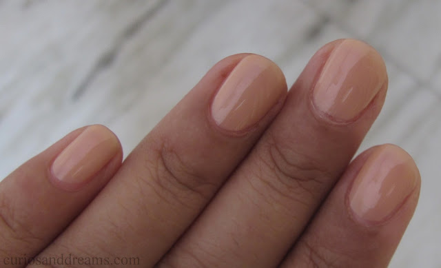 L'Oreal Color Riche A L'Huile Nail Varnish review,  L'Oreal Color Riche A L'Huile Nail Varnish cafe de nuit review