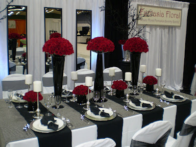 black and white with red wedding decorations