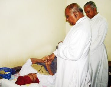 Bishop Mar James Phazhayattil visits N T Rosa