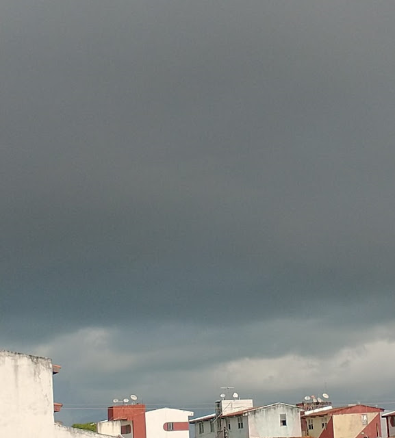 Sergipe De Hoje - Previsão climática indica chuva e incidência de raios na capital