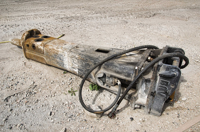 Baustelle Ordnungsmassnahme, Teilrückbau eines Verwaltungsgebäudes ehemaliges "DDR-Bauministerium", Scharrenstraße / Breite Straße, 10178 Berlin, 04.06.2014