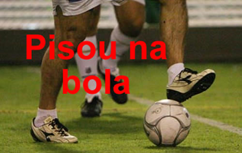 Resultado de imagem para foto pisou na bola