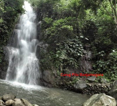 Curug pitu merupakan tempat wisata di Banjarnegara