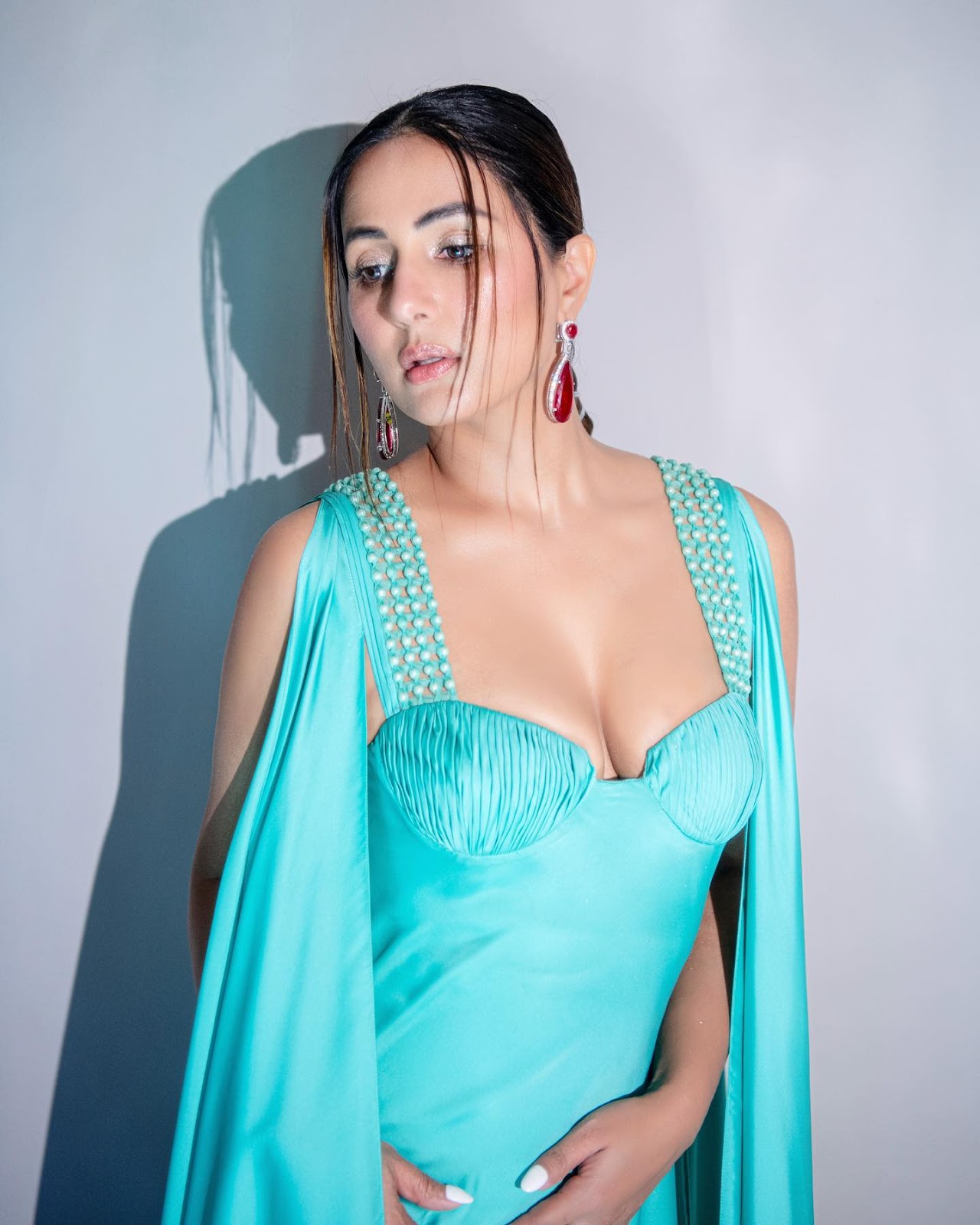 Hina Khan cleavage turquoise outfit hot tv actress