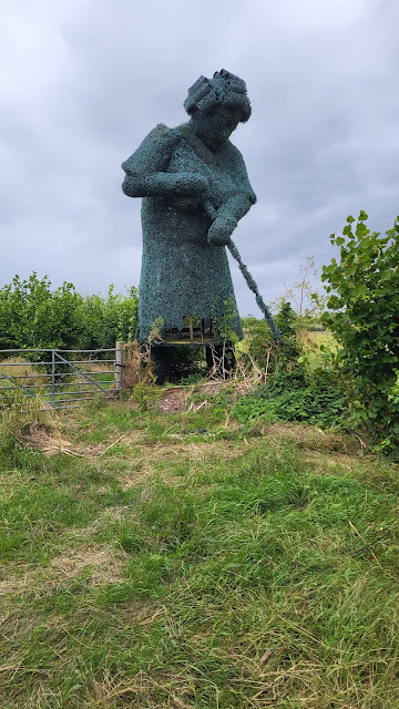 Screvieton Lancaster statue