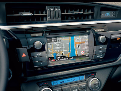Novo Corolla 2014 - interior - GPS
