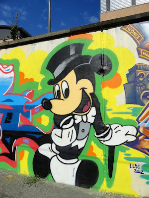 graffiti mickey