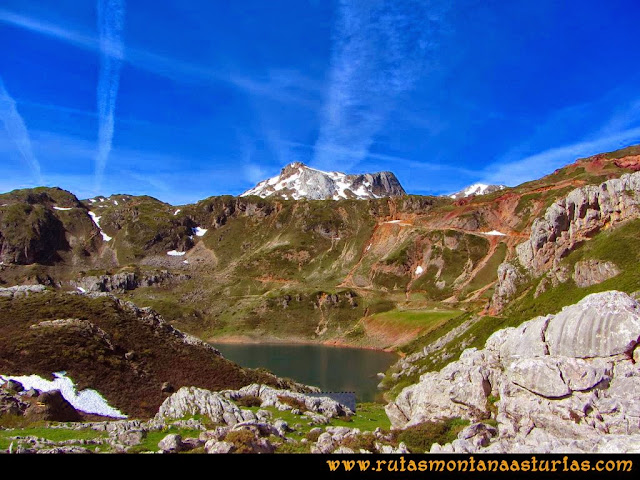 Ruta Farrapona, Albos, Calabazosa: Vista del Lago La Cueva y Albos