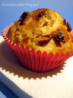 maple-pecan-banana-muffin