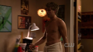 Travis Van Winkle Shirtless on 90210 s2e07