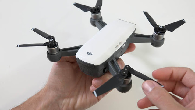 Perbedaan Dji Spark Combo Dan Non Combo