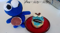 http://frau-tschi-tschi.blogspot.de/2015/06/krumelmonster-amigurumi-und-muffins.html