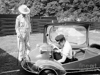 elvis-presley-with-his-messerschmitt-micro-car-1956